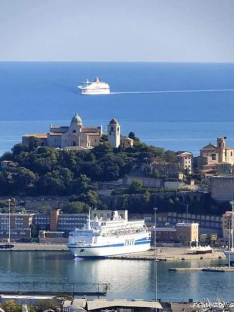 Il Balcone Sul Corso Villa Ancona Eksteriør bilde